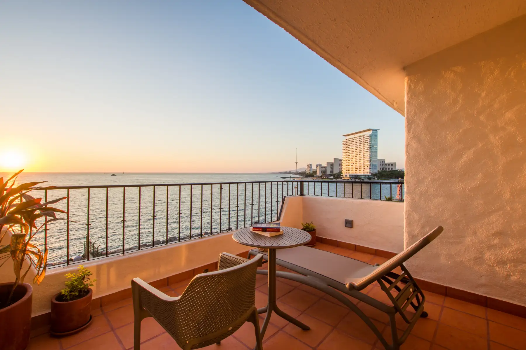 Crown-PH1--8 » Crown Paradise