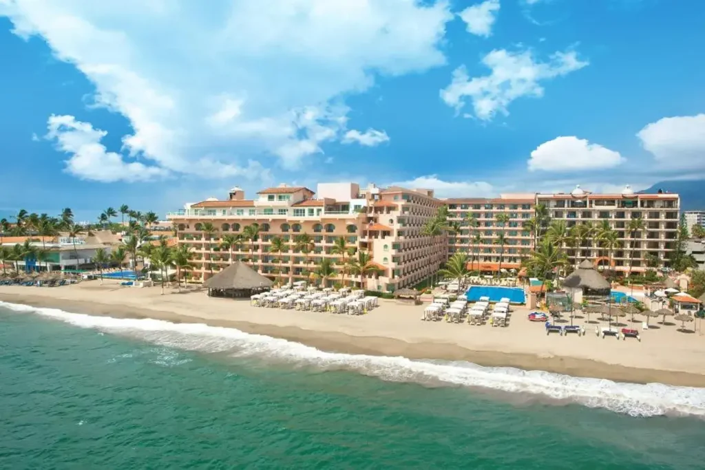 Temporada baja en Puerto Vallarta: la oportunidad perfecta para tu familia en Crown Paradise Vallarta