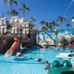 5 razones por las que Crown Paradise Club Puerto Vallarta es ideal para unas vacaciones en familia